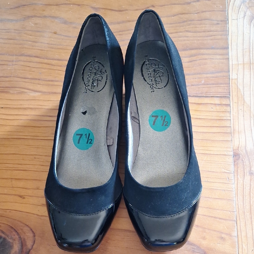 AEROSOLES Black Women's Heels